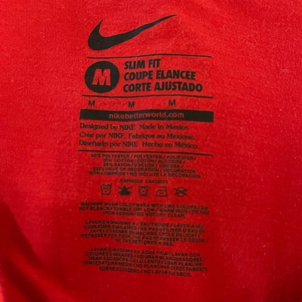 Women’s Georgia Bulldogs short sleeve red Nike deep v-neck T-shirt Medium - Picture 4 of 4